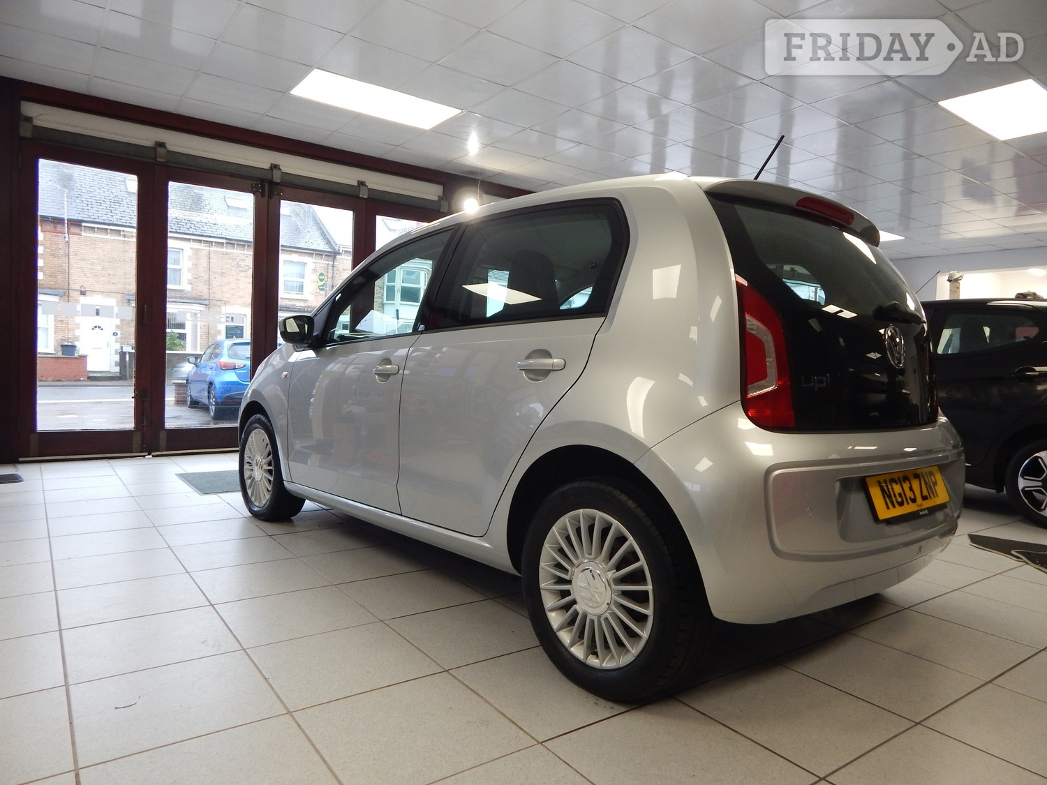 Volkswagen UP! 2013 - Cars