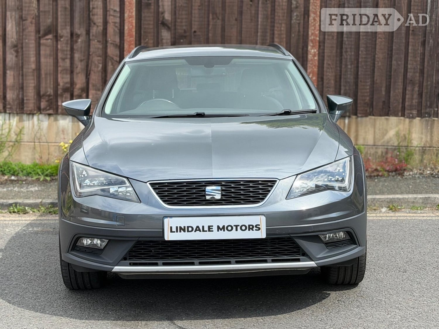 [ berth ]SEAT Leon