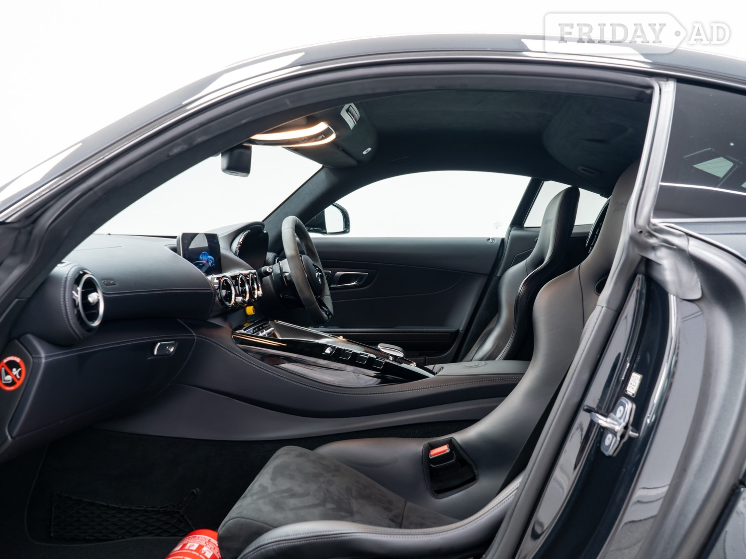 [ berth ]Mercedes-Benz AMG GT