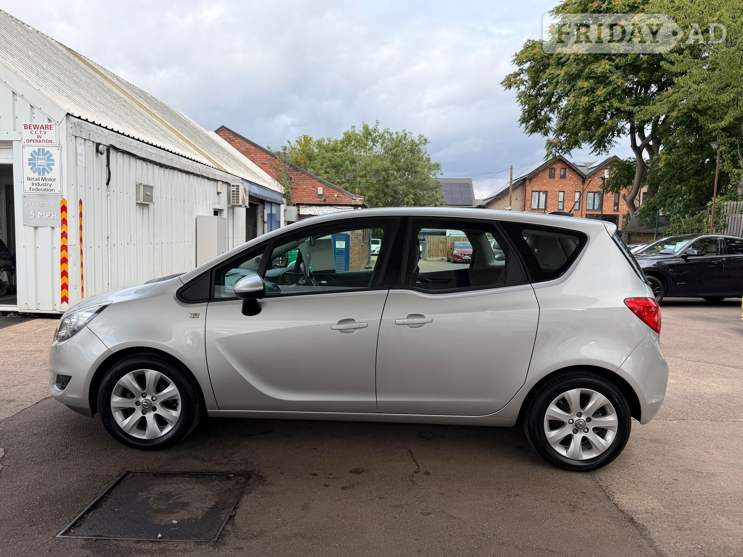 Vauxhall Meriva 2017 - Cars in Leicester