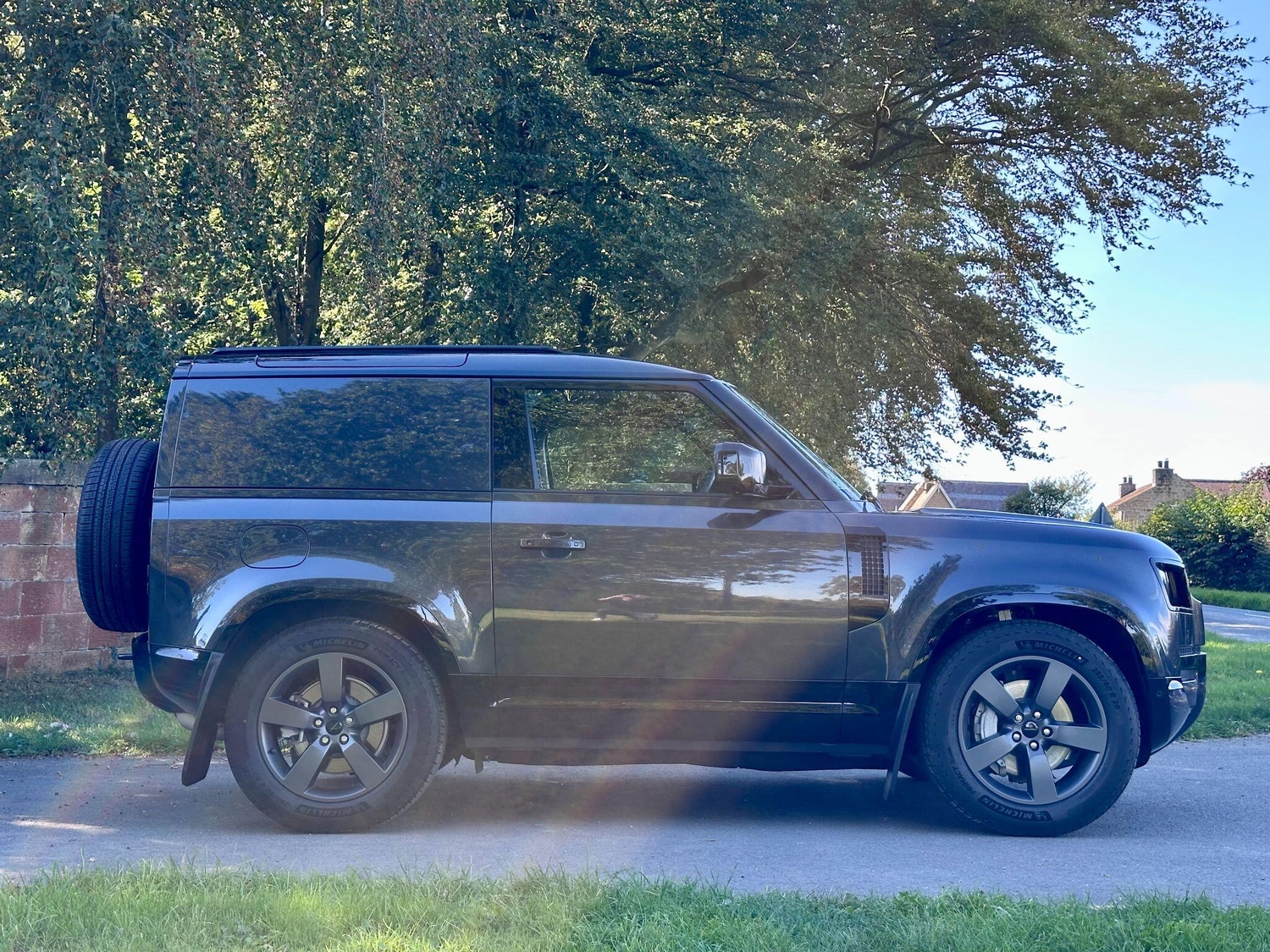 [ berth ]Land Rover Defender 90