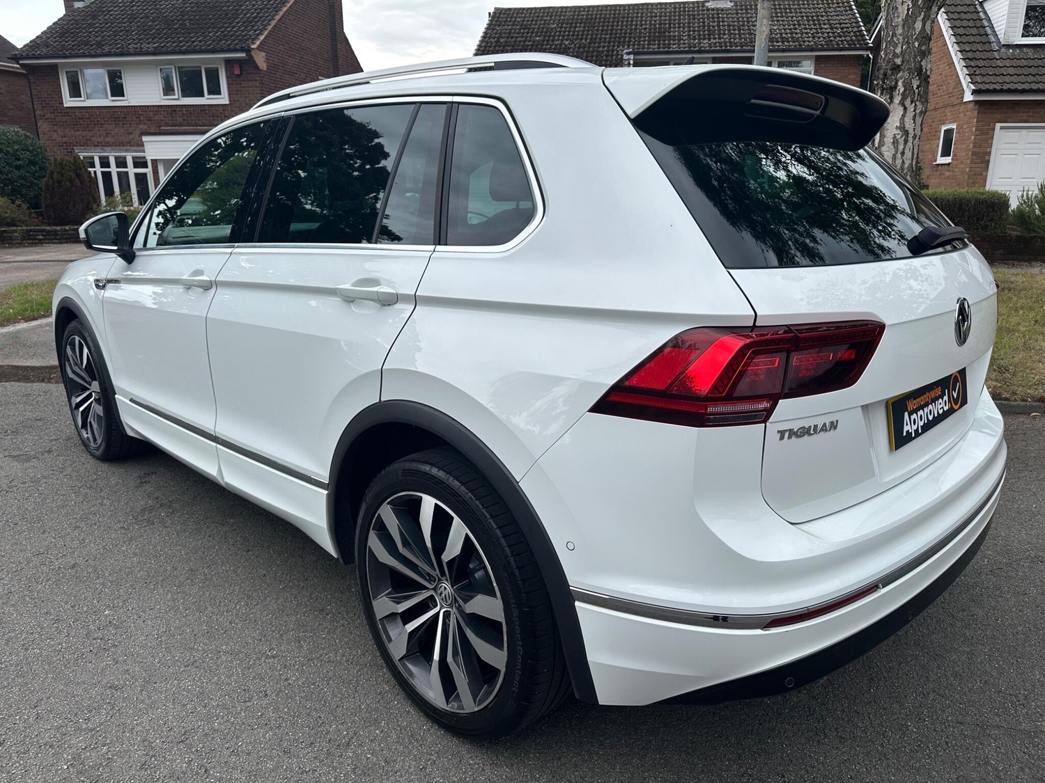Volkswagen Tiguan 2019 - Cars