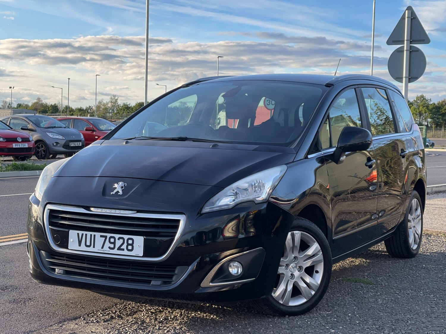 [ berth ]Peugeot 5008