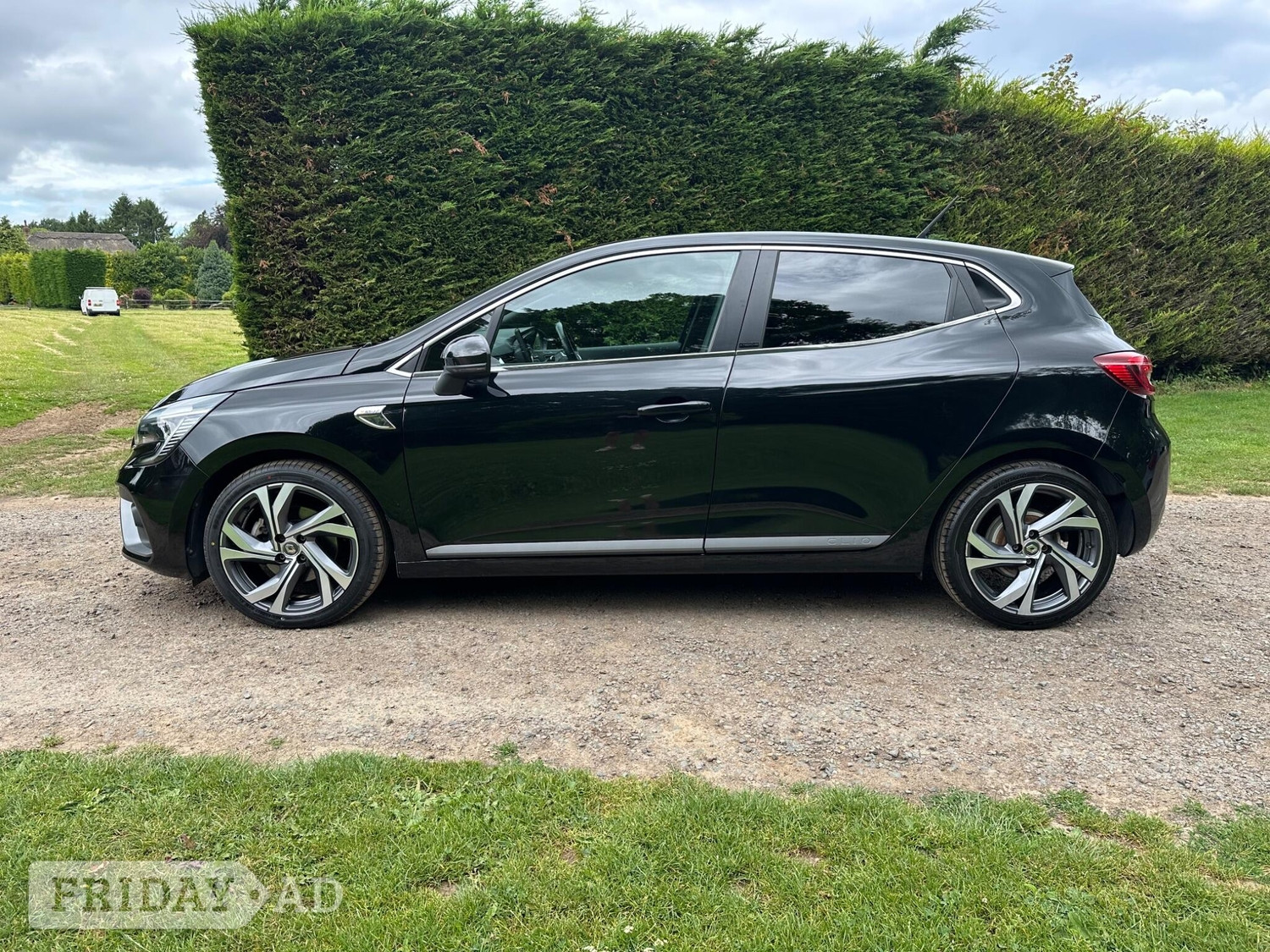 Renault Clio 2020 - Cars in Westerham