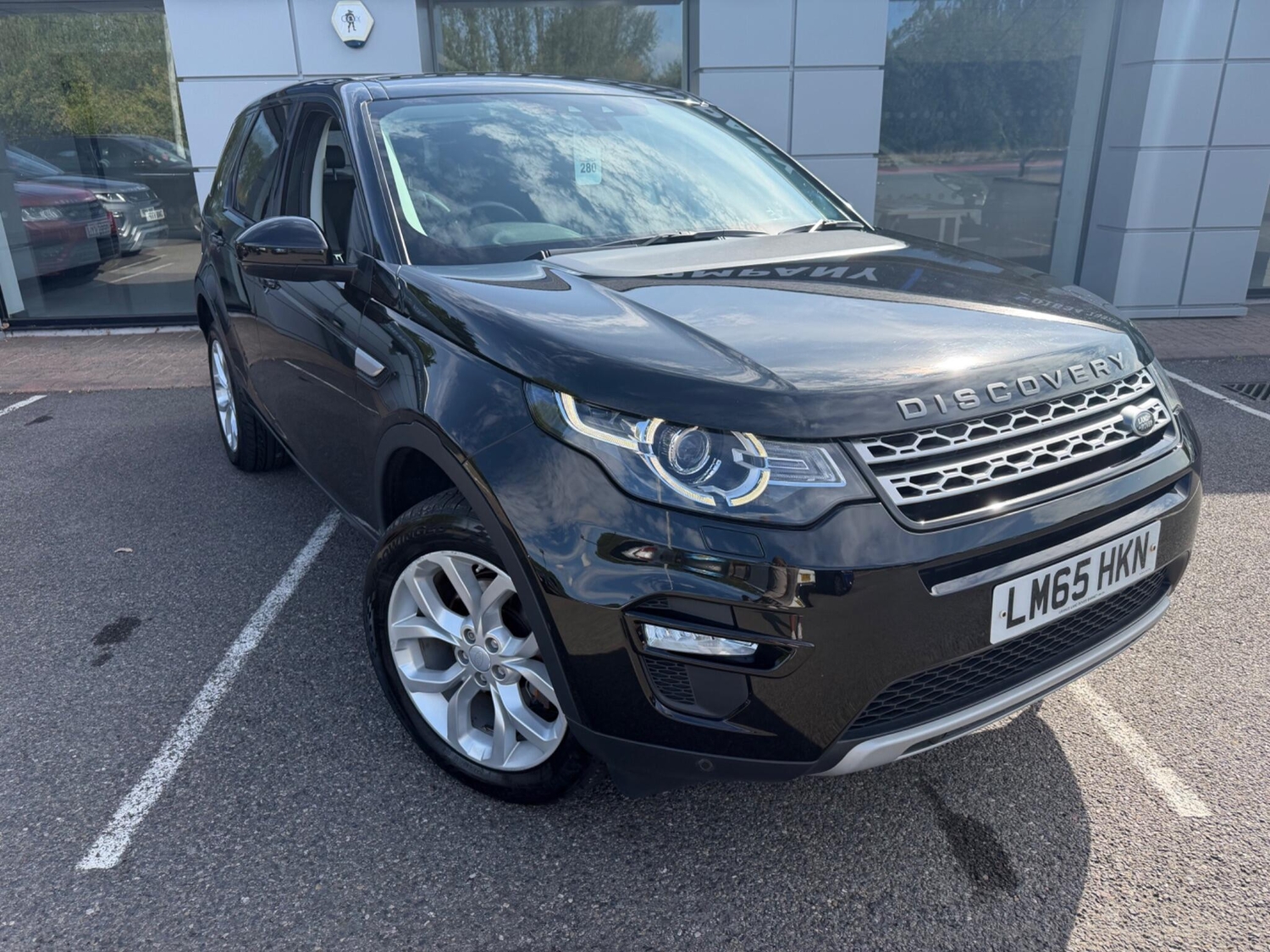 [ berth ]Land Rover Discovery Sport