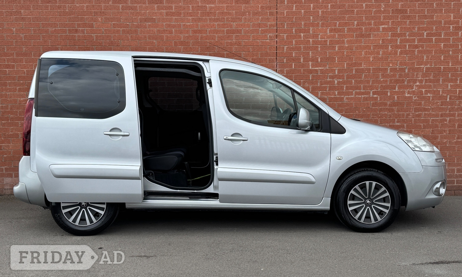 [ berth ]Peugeot Partner Tepee