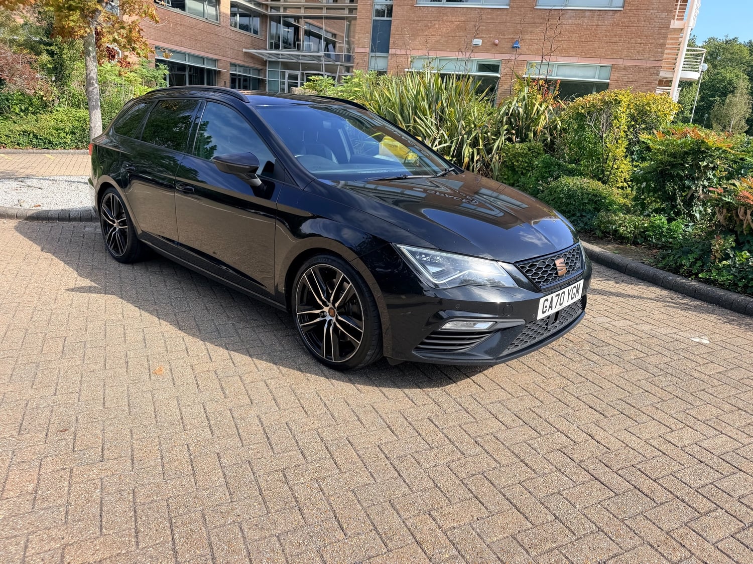 [ berth ]SEAT Leon