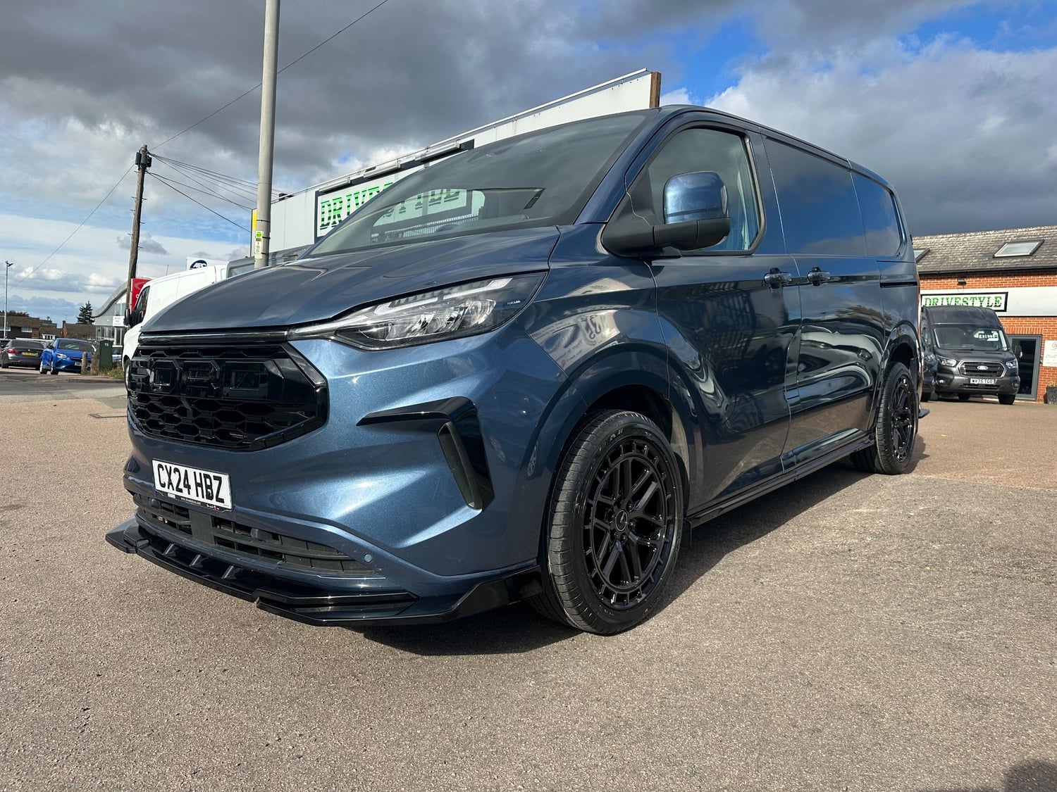 [ berth ]Ford Transit Custom