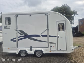 Equi-Trek Night-Treka Excel  Horse Trailer