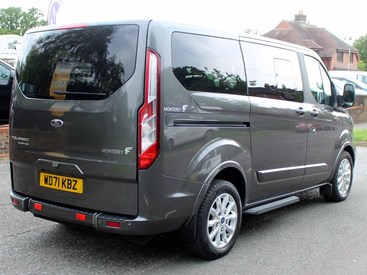 [ berth ]Ford Tourneo Custom
