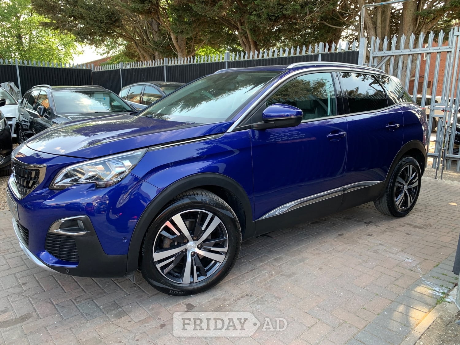 Peugeot 3008 2019 - Cars in Hayes
