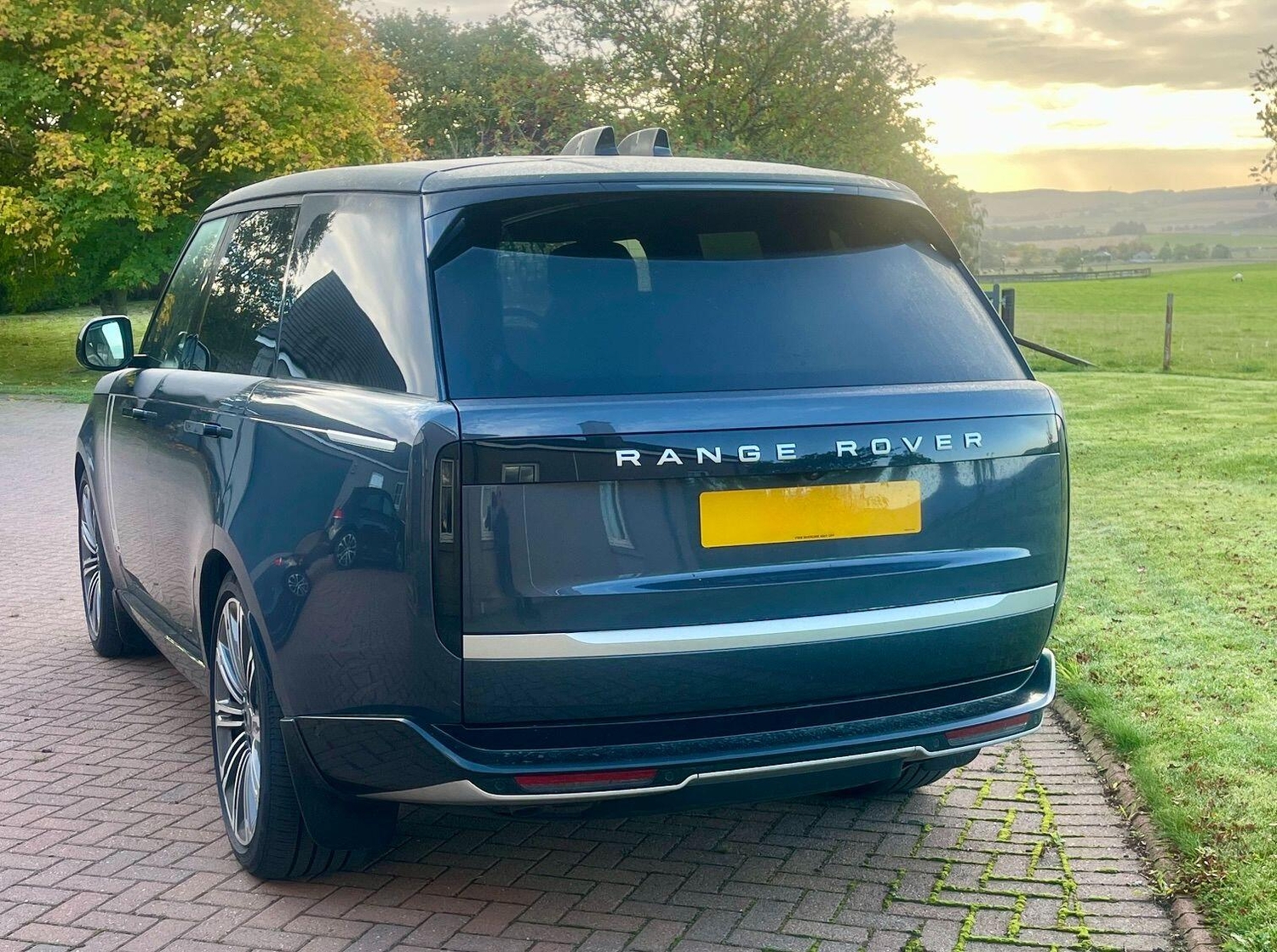 [ berth ]Land Rover Range Rover