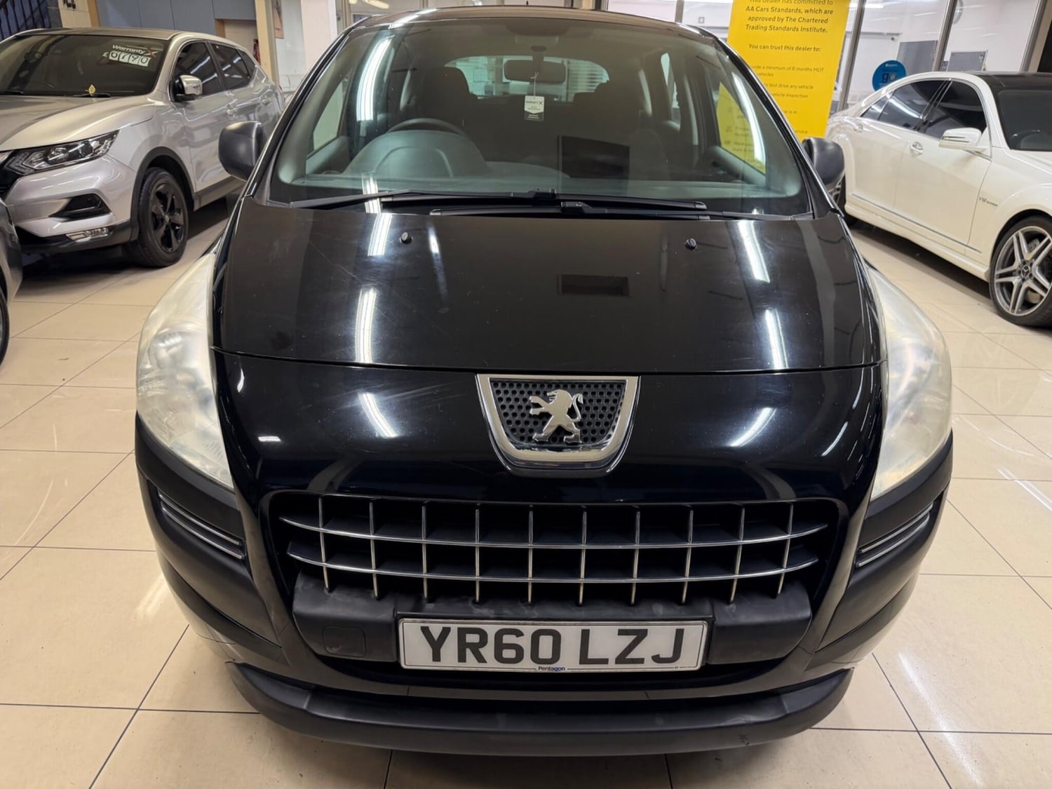 [ berth ]Peugeot 3008
