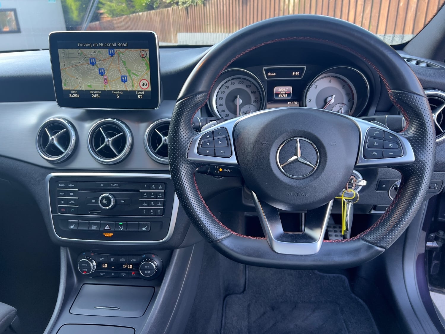 [ berth ]Mercedes-Benz GLA