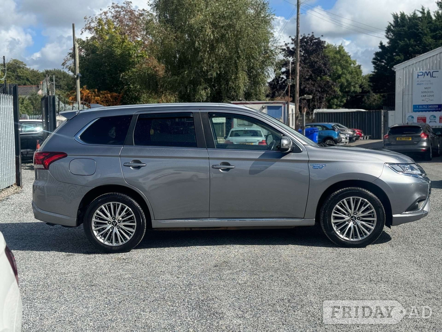 Mitsubishi Outlander 2021 - Cars