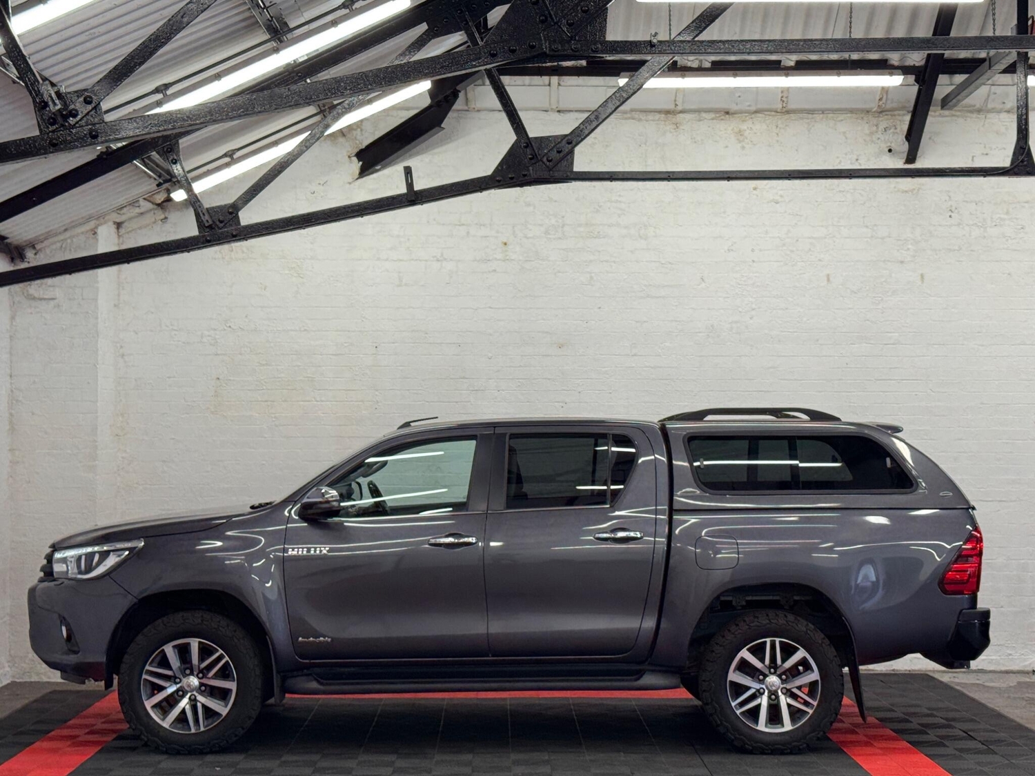 [ berth ]Toyota Hilux