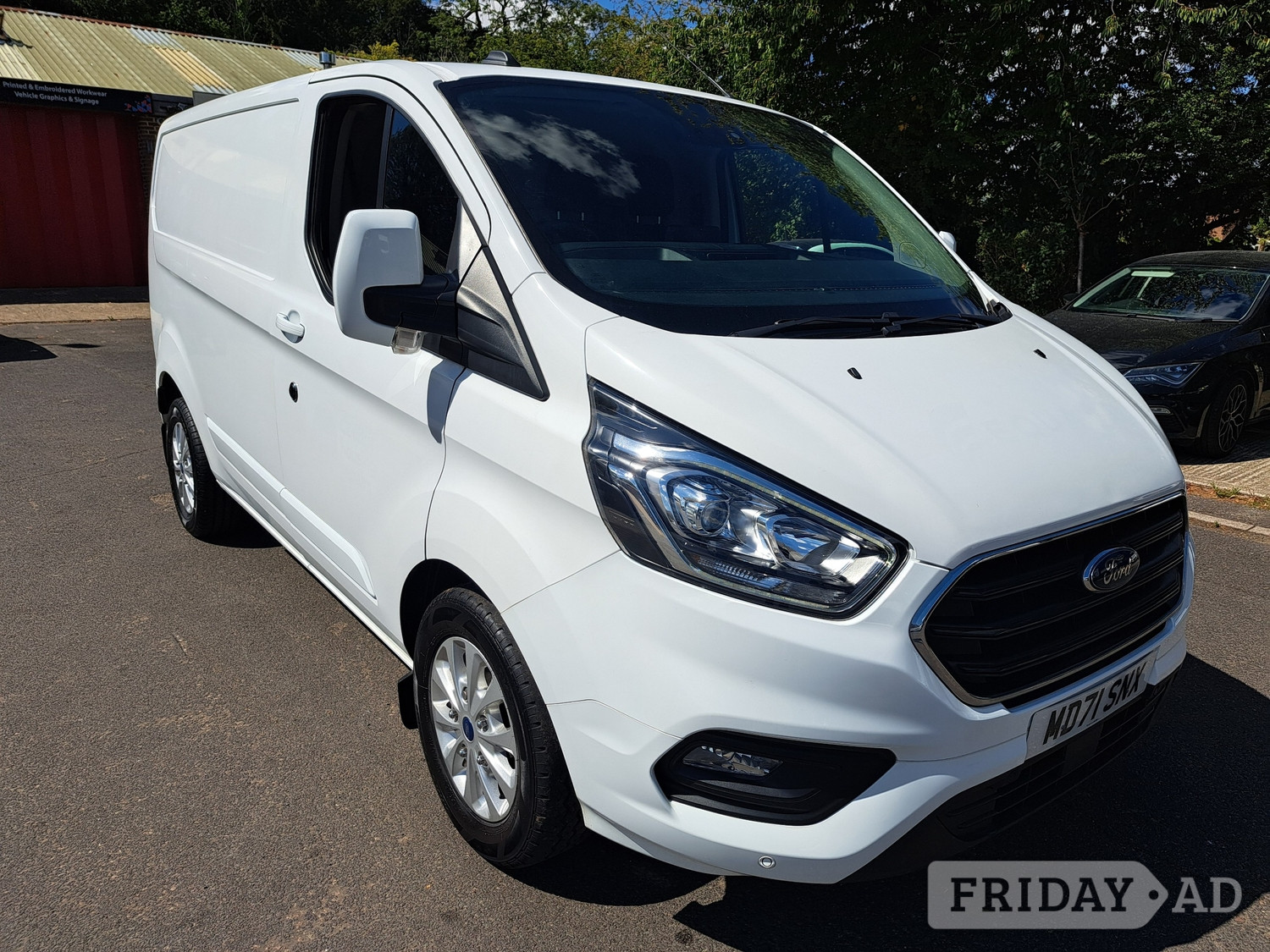 [ berth ]Ford Transit Custom