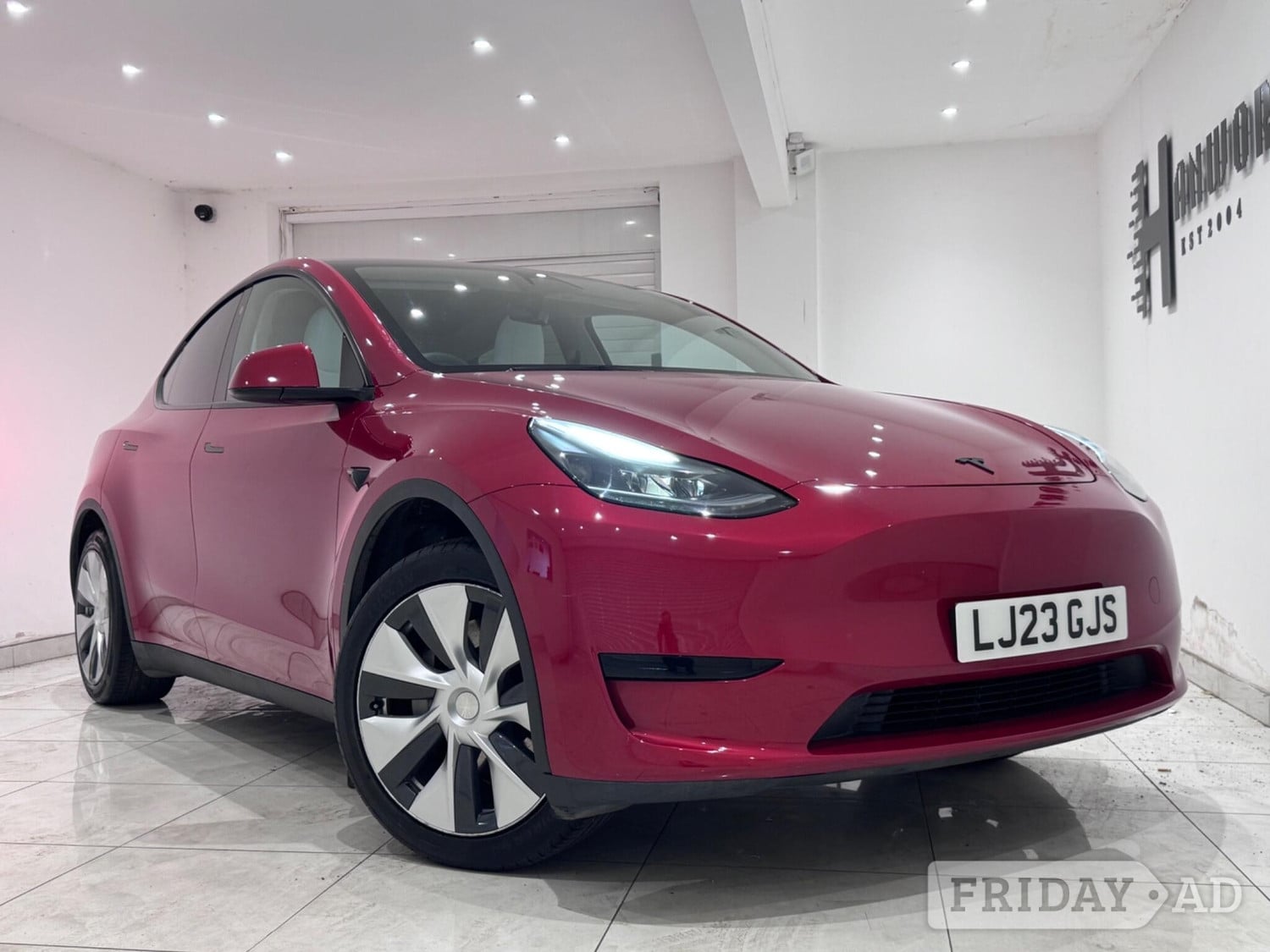 Tesla Model Y 2023 in Hounslow