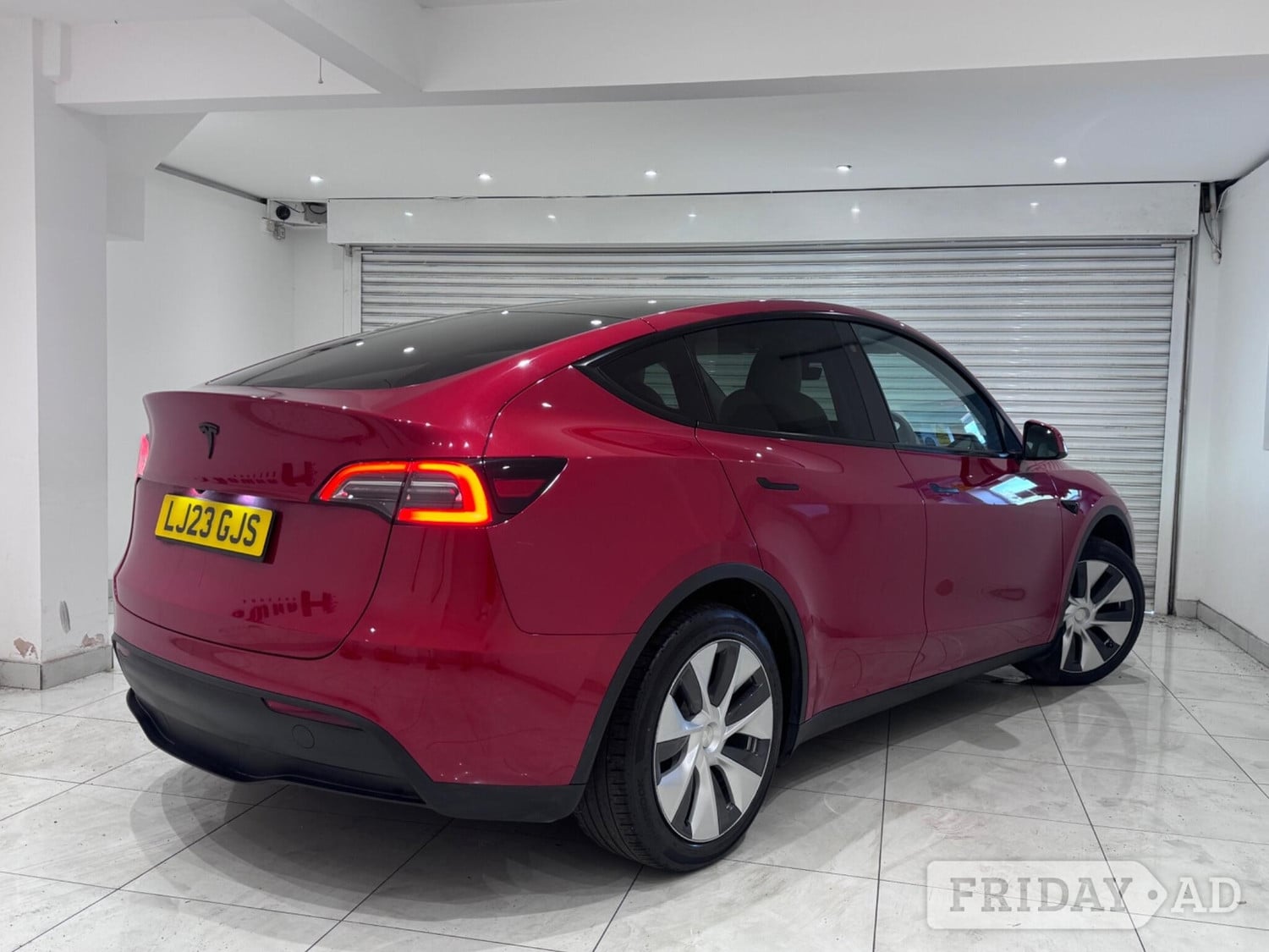 [ berth ]Tesla Model Y