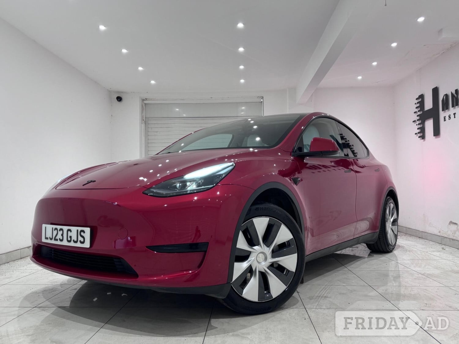 Tesla Model Y 2023 - Cars in Hounslow