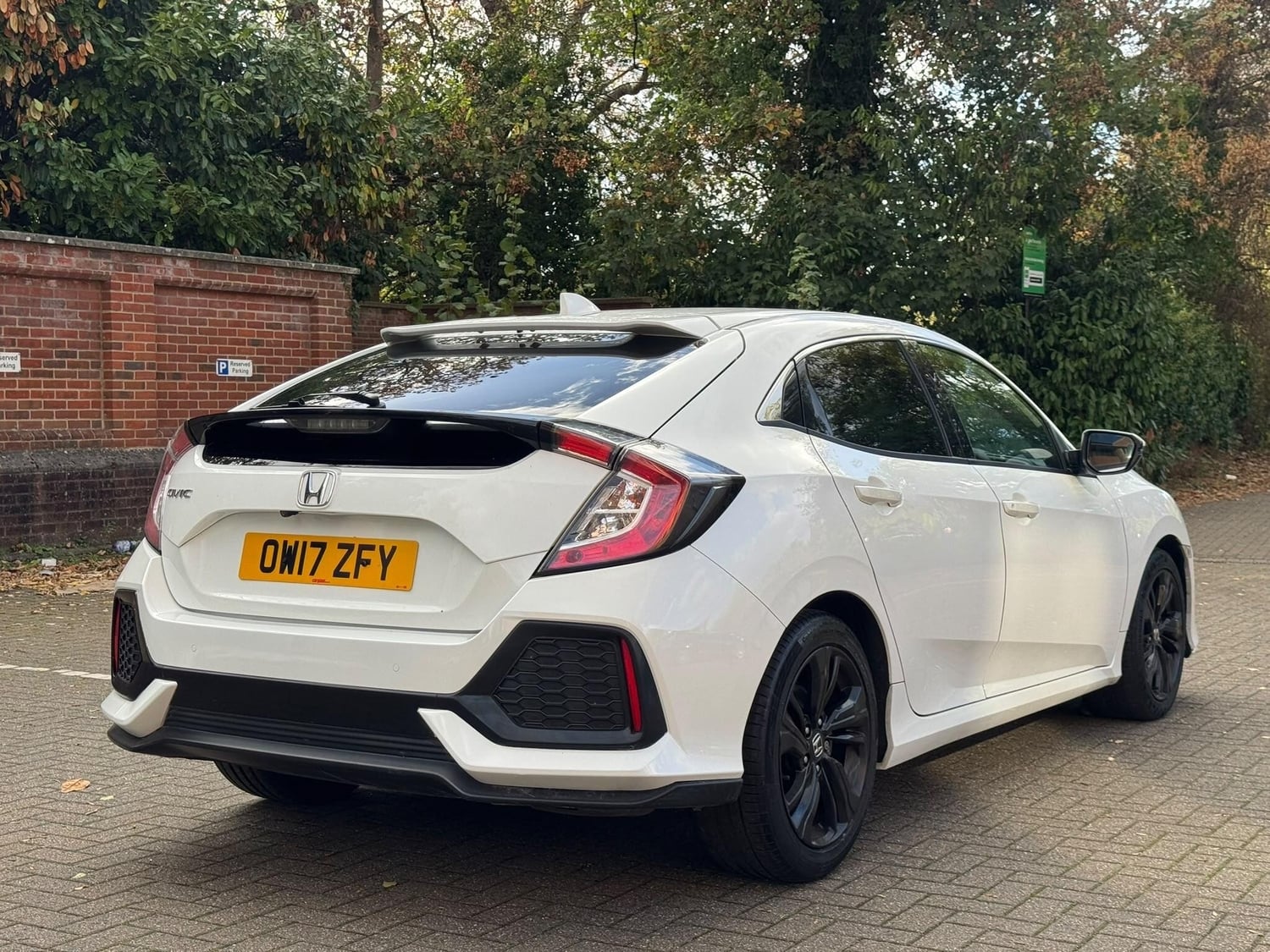 Honda Civic 2017 - Cars in Hillingdon