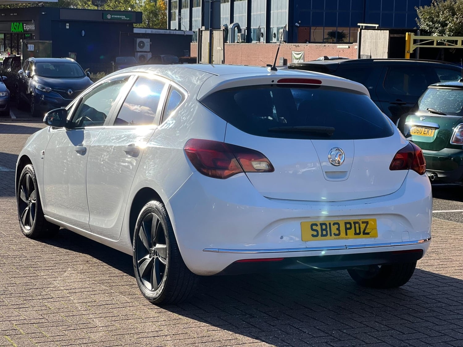 Vauxhall Astra 2013 - Cars in Kensington