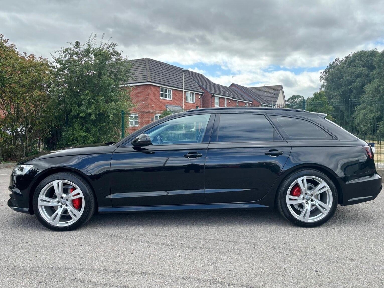 Audi A6 Avant Leicester