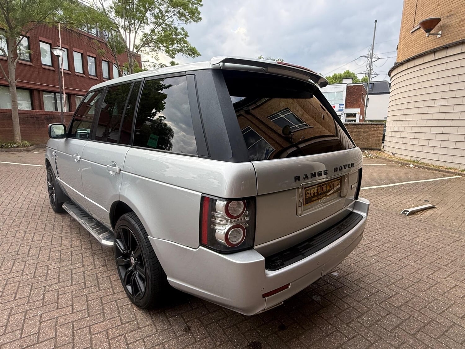 Land Rover Range Rover 2012 - Cars
