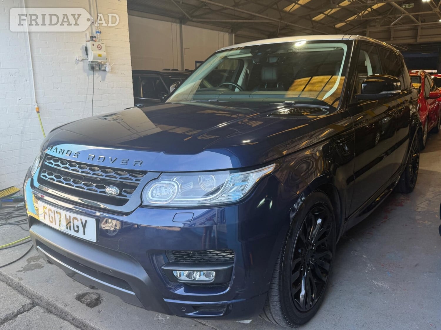 [ berth ]Land Rover Range Rover Sport