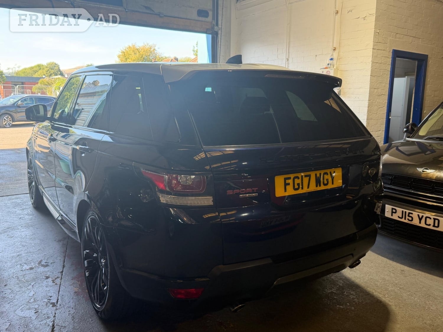 Land Rover Range Rover Sport 2015 - Cars in Pontypridd