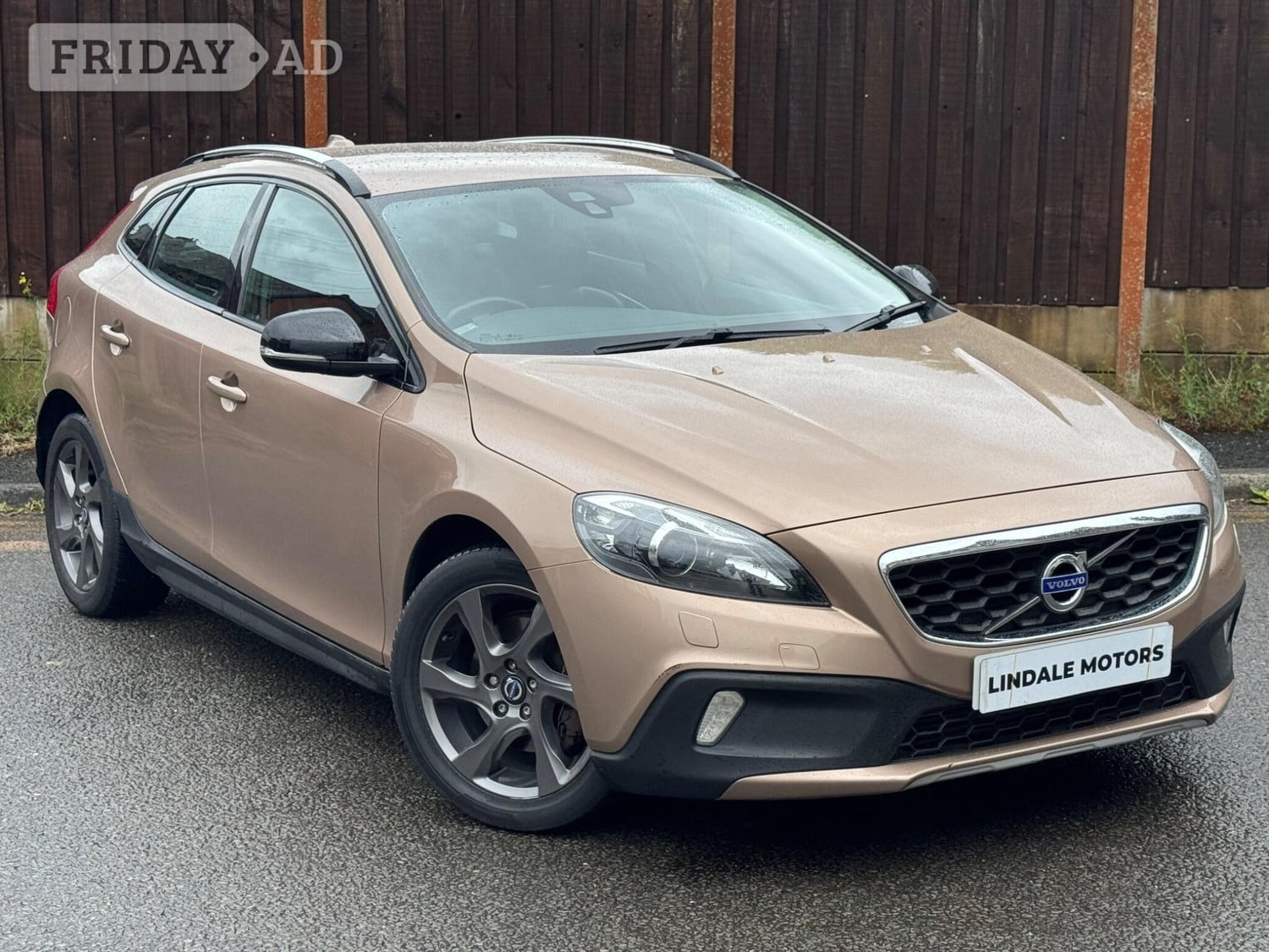 Volvo V40 Cross Country 2014 - Cars