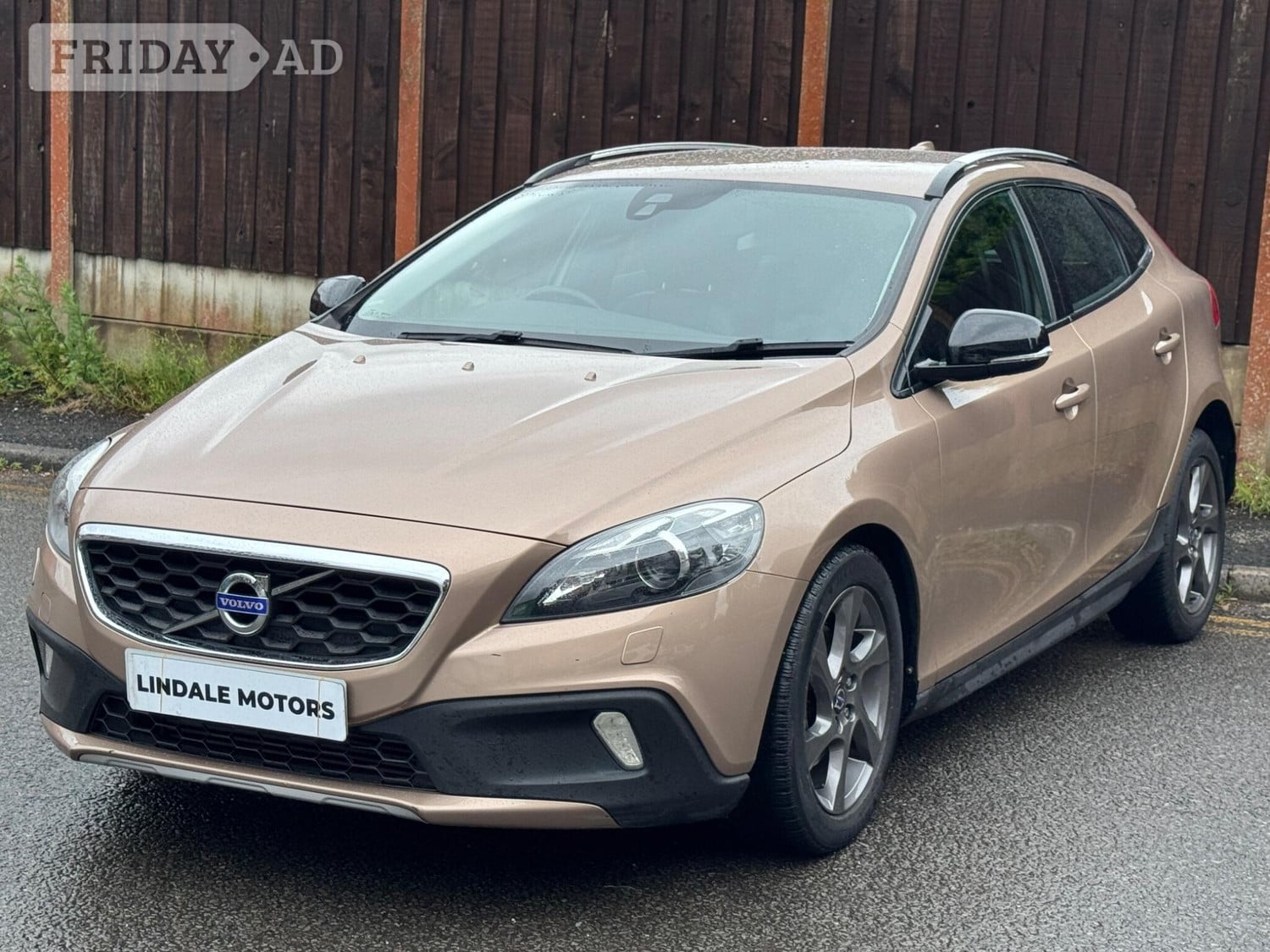 [ berth ]Volvo V40 Cross Country
