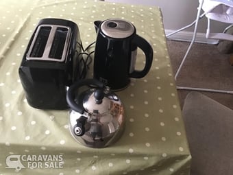Kettles and toaster 