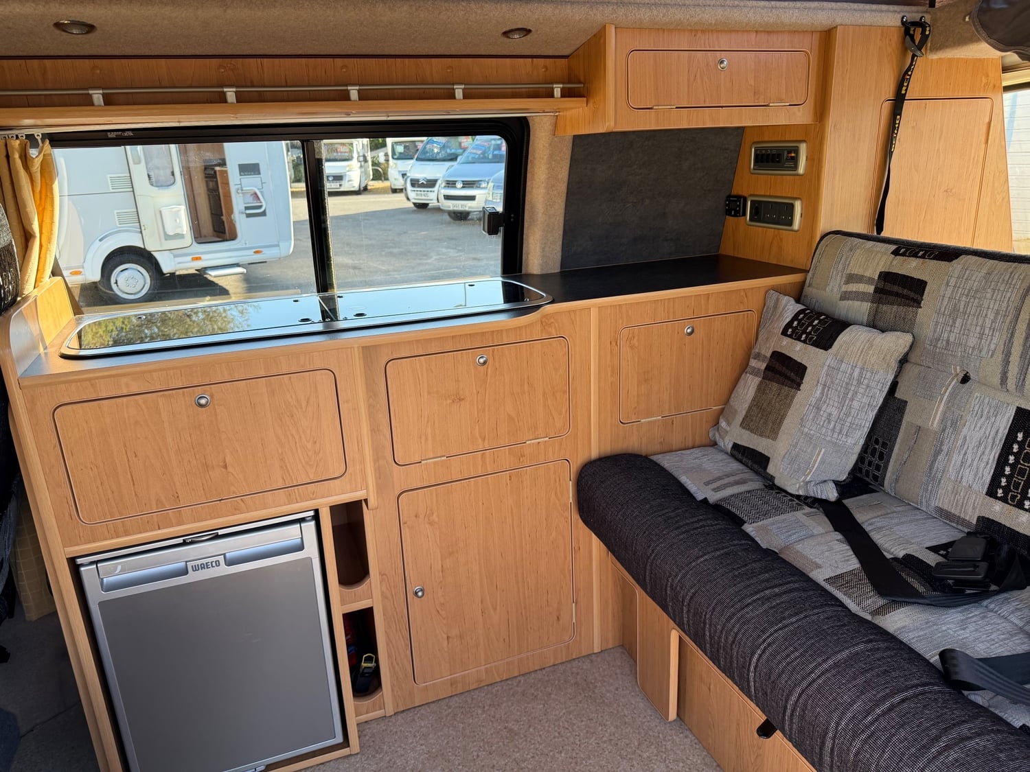 Hillside Leisure  Ashover 2011 - Motorhomes & Caravans