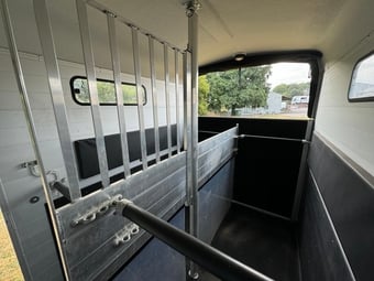 Cheval Liberte Multi Max  Horse Trailer