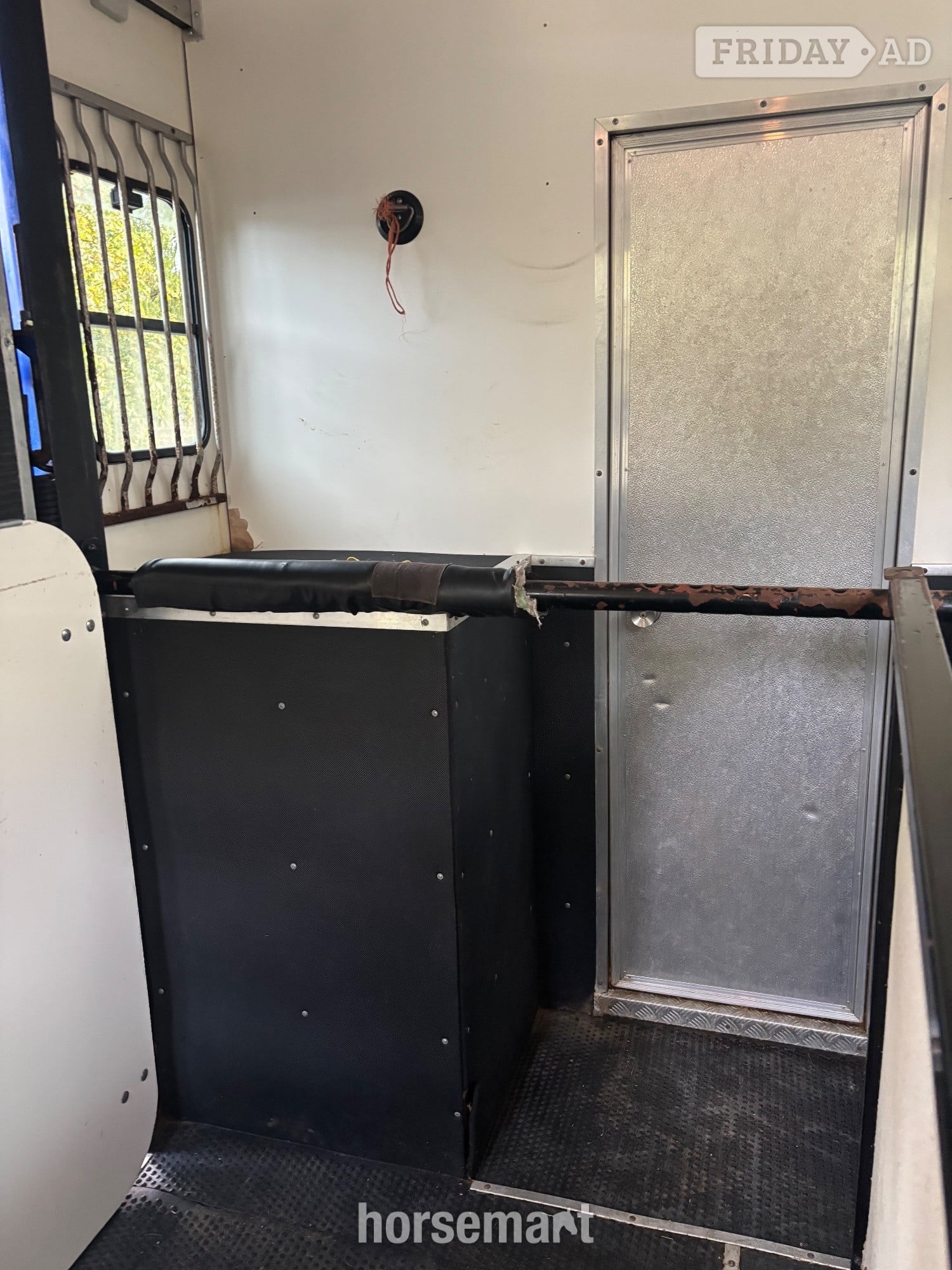 LM Horseboxes 2010 Iveco Daily Model 59 CE180 4 x 2 Iveco Daily Horsebox - Trailers & Horseboxes in Bridgend
