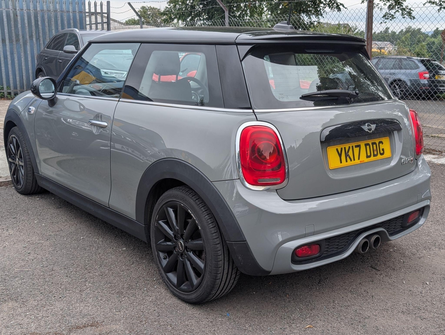 Mini Hatch 2017 - Cars