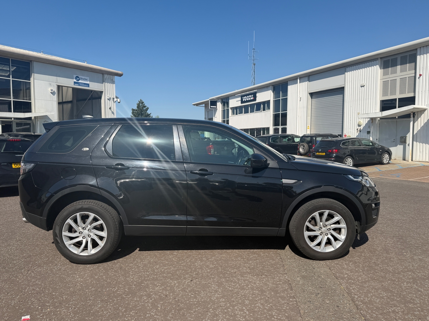 [ berth ]Land Rover Discovery Sport