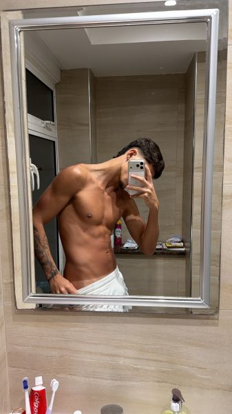 Jhonbozzi