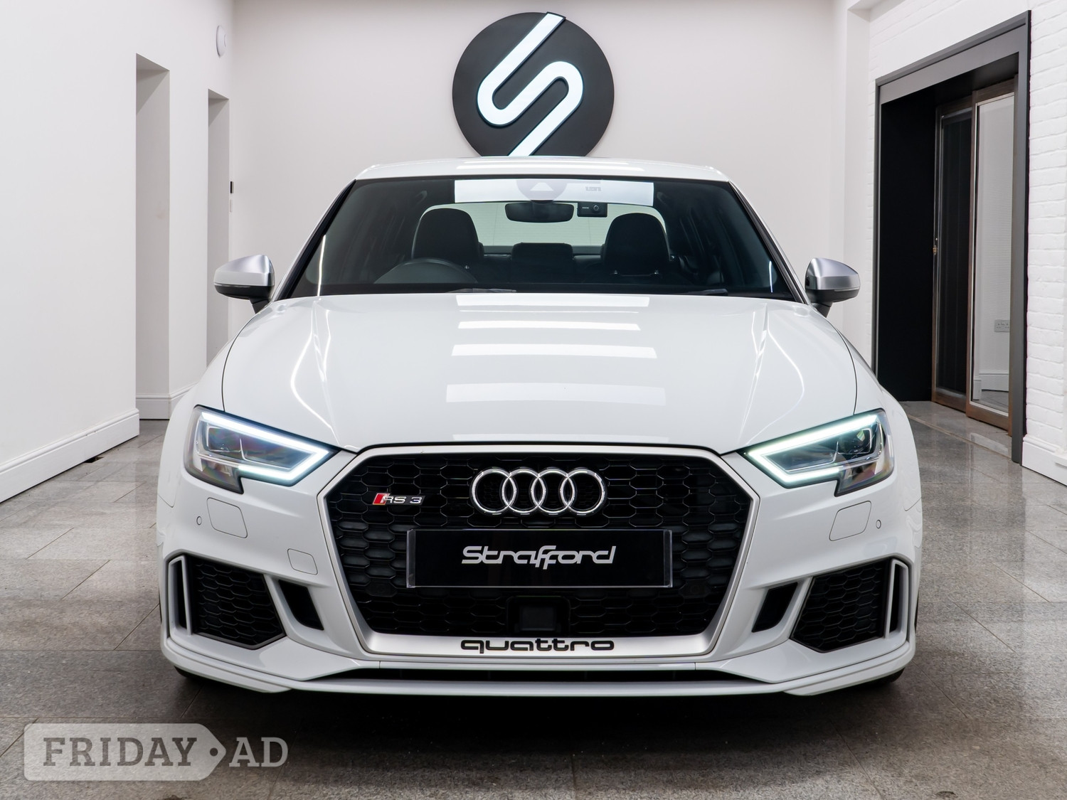 Audi RS3 2018 - Cars