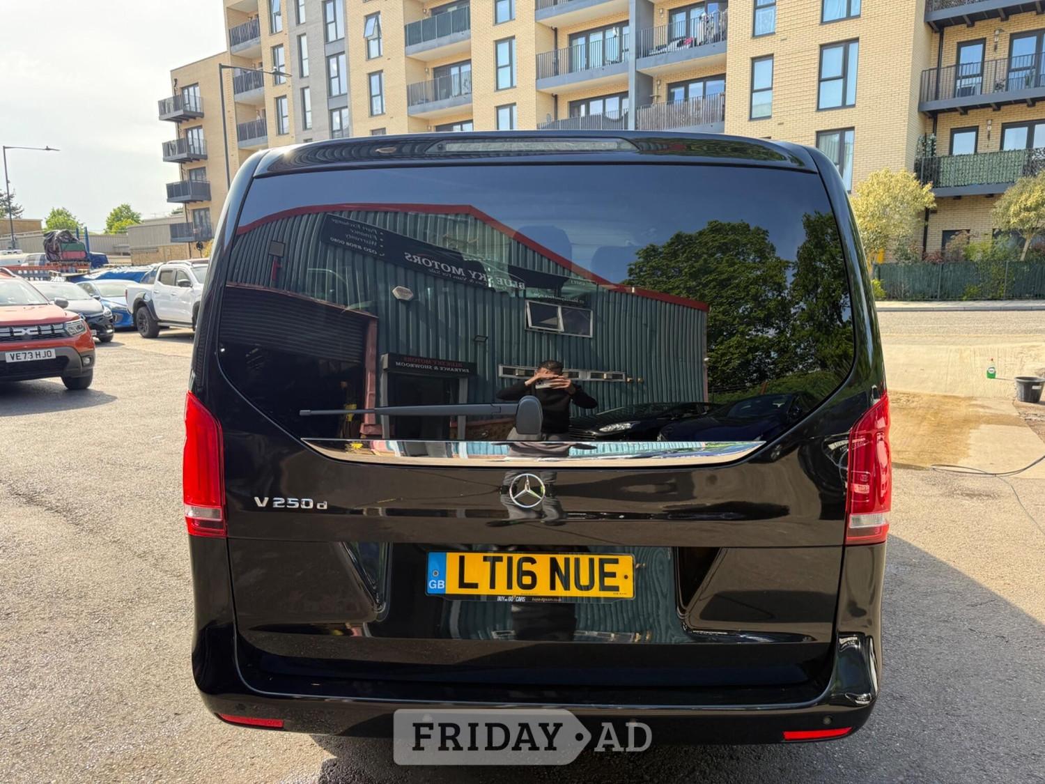 Mercedes-Benz V Class 2016 - Cars in Barnet