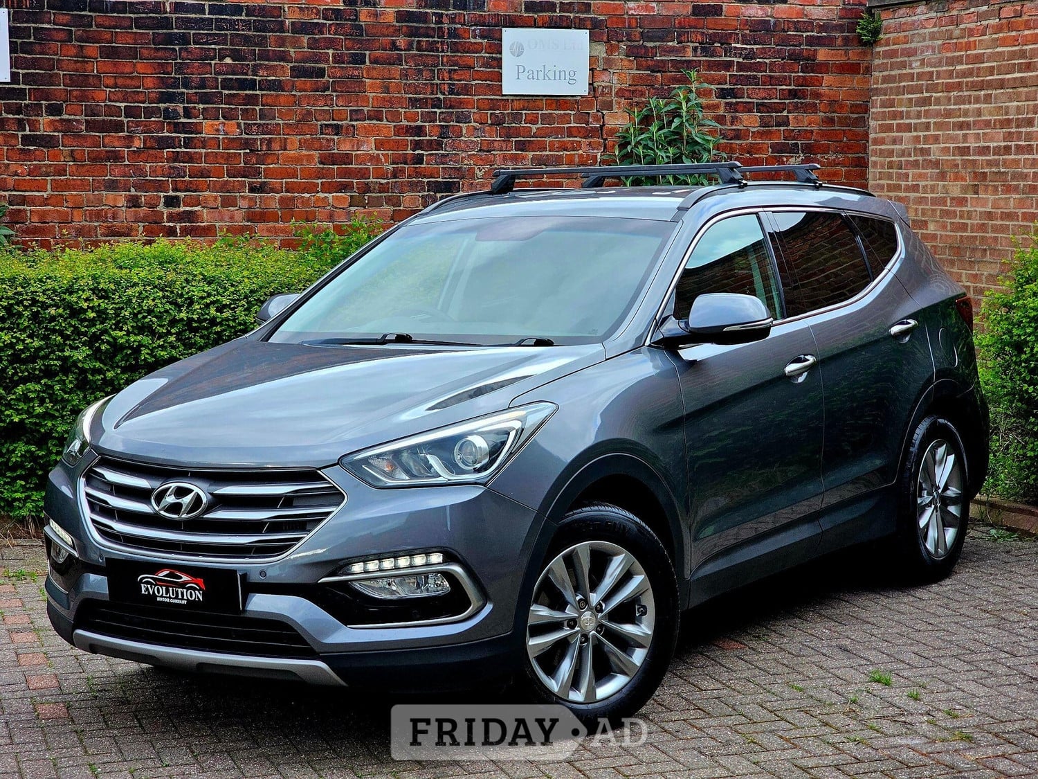 Hyundai Santa Fe 2016 - Cars in Sheffield