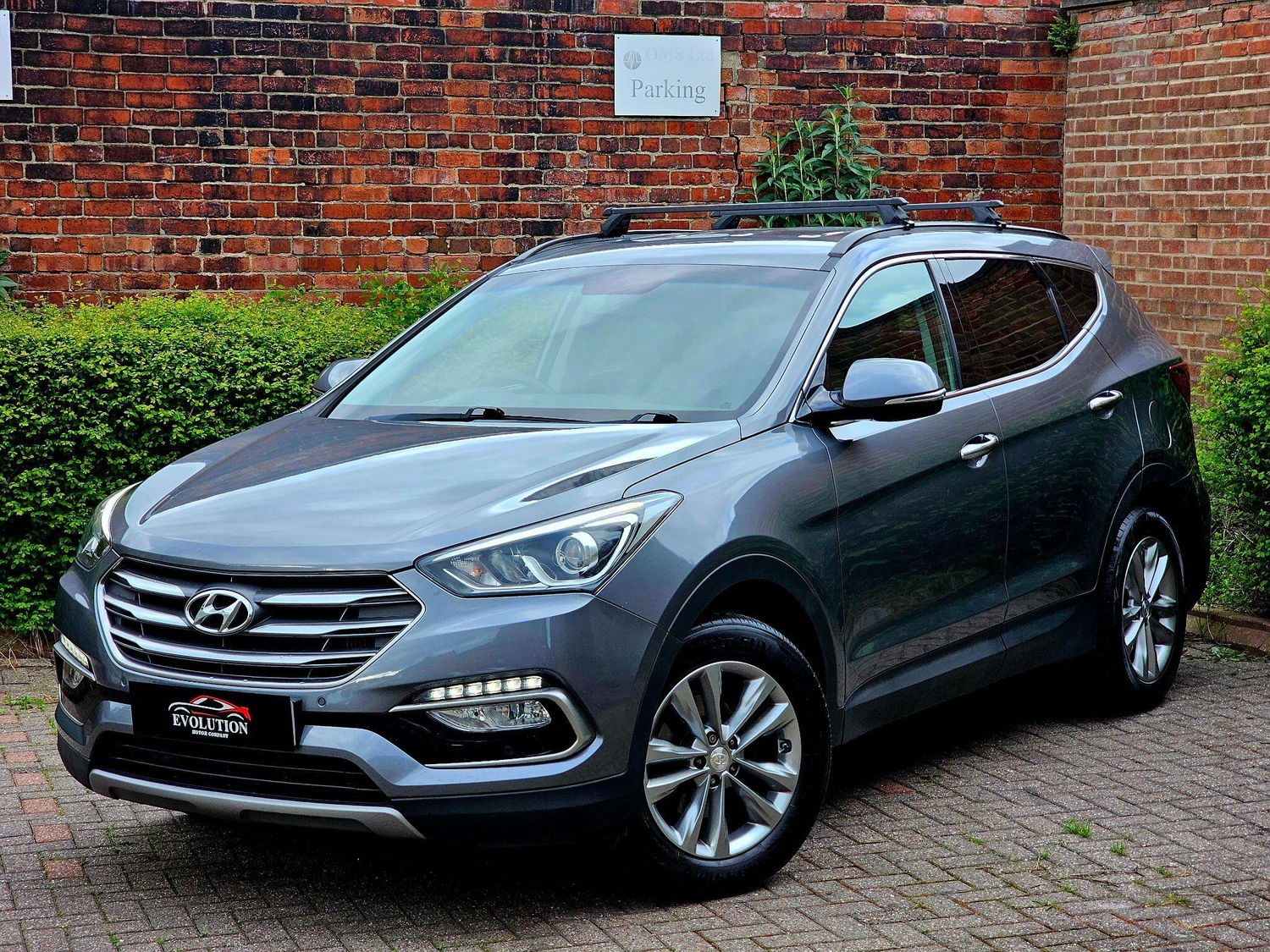 Hyundai Santa Fe 2016 - Cars in Sheffield