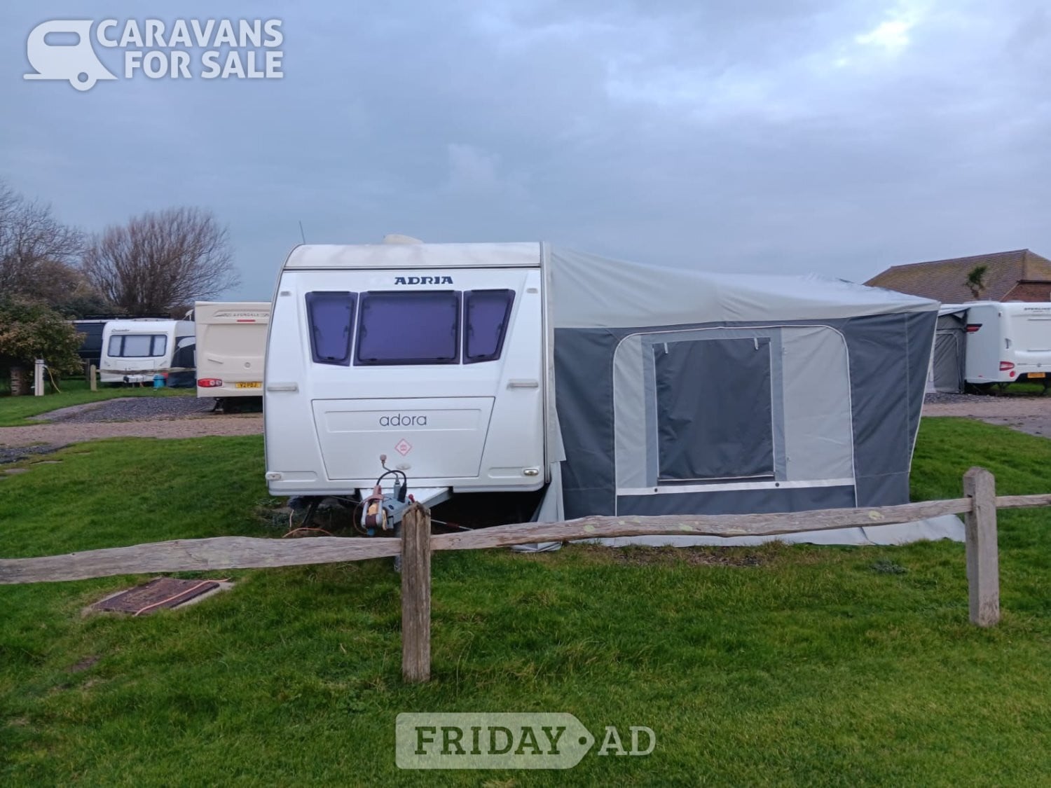 Trigano Montreux 3.0m Awning - Size L (1050-1090) - Excellent Con in London
