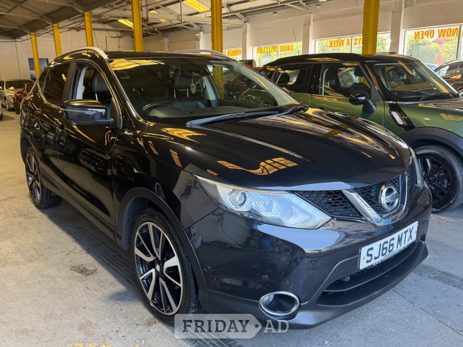 Nissan Qashqai 2016 in Pontypridd