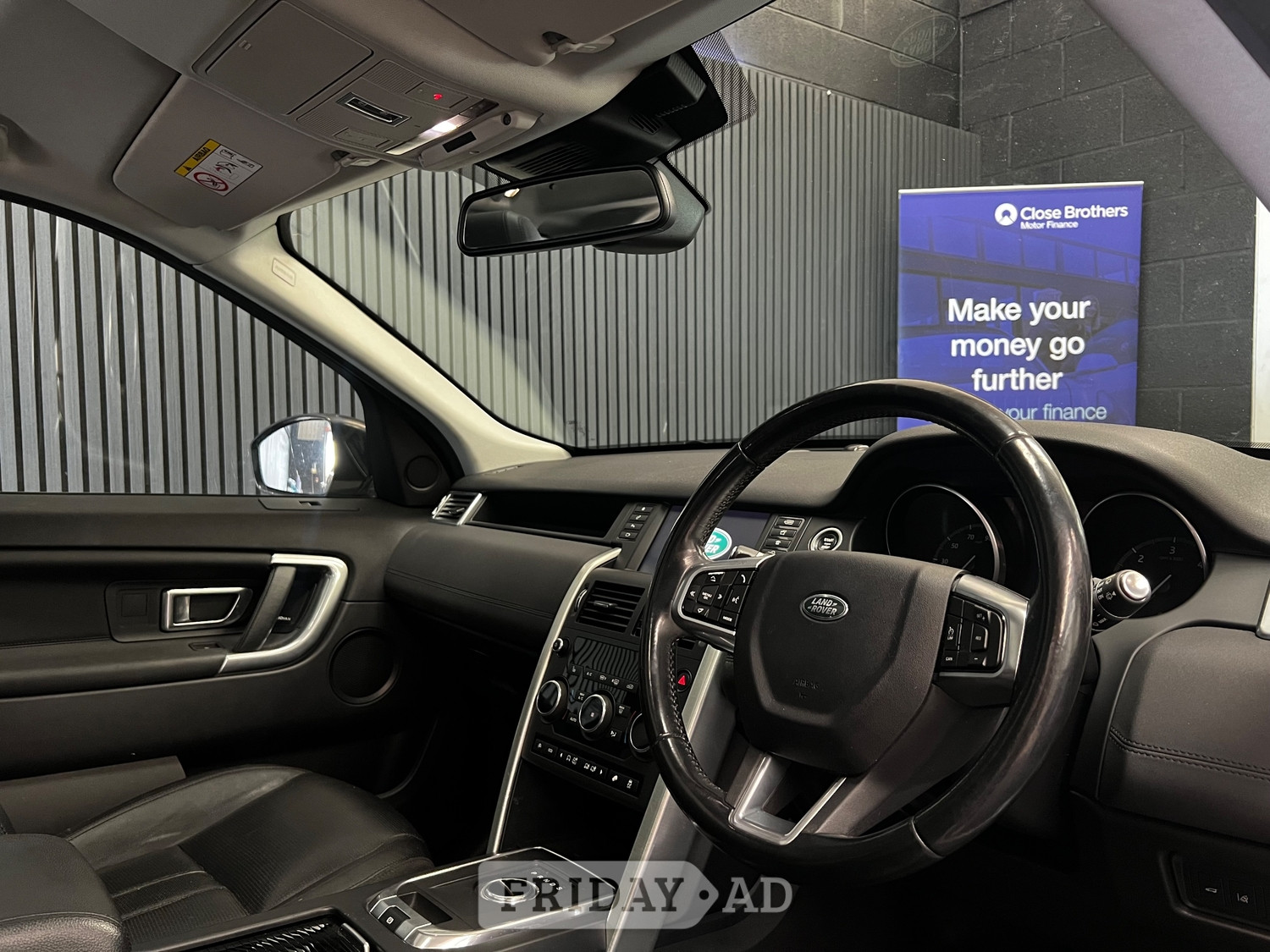 [ berth ]Land Rover Discovery Sport