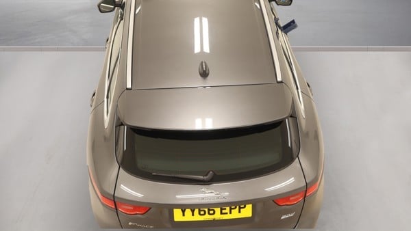 [ berth ]Jaguar F-Pace