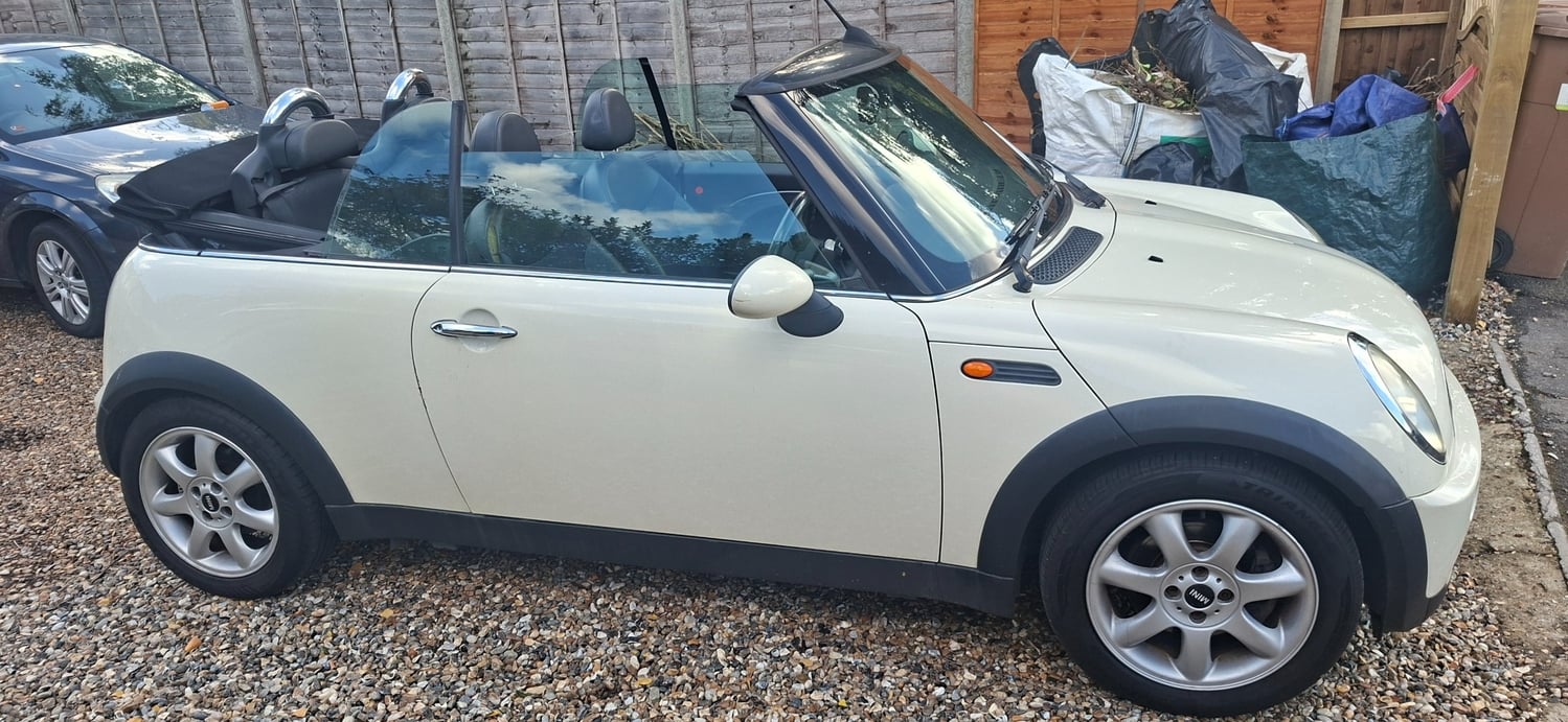 Mini Convertible Sutton