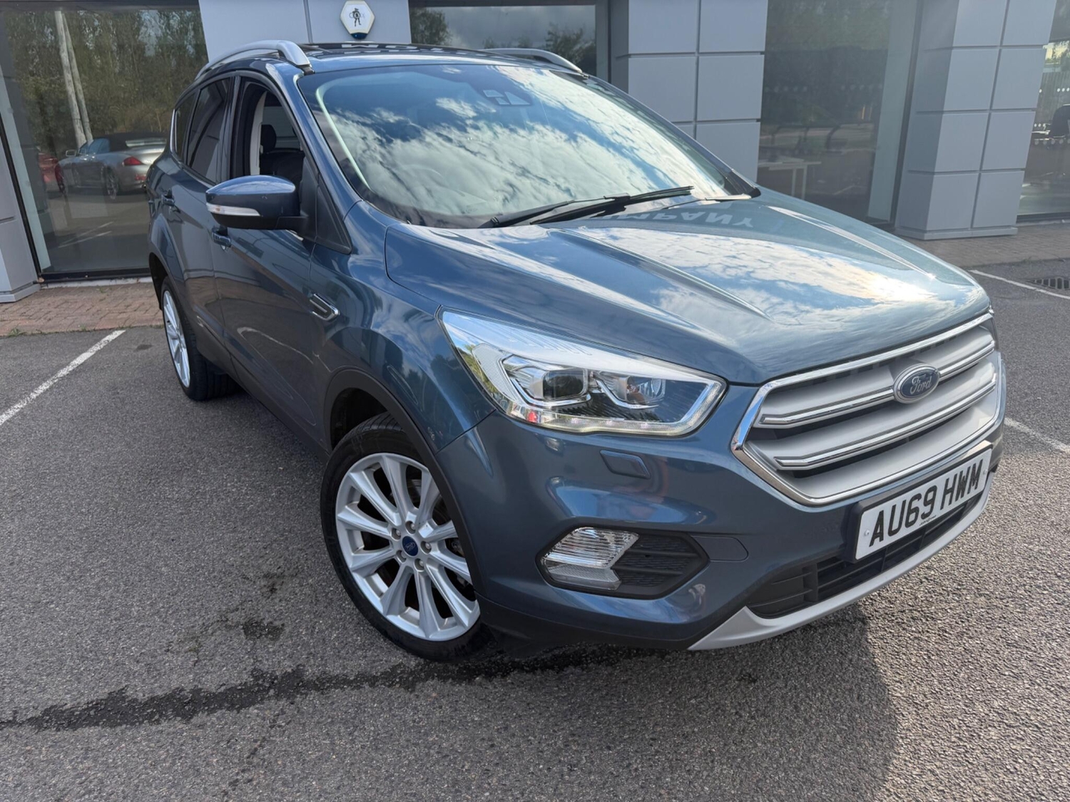 [ berth ]Ford Kuga