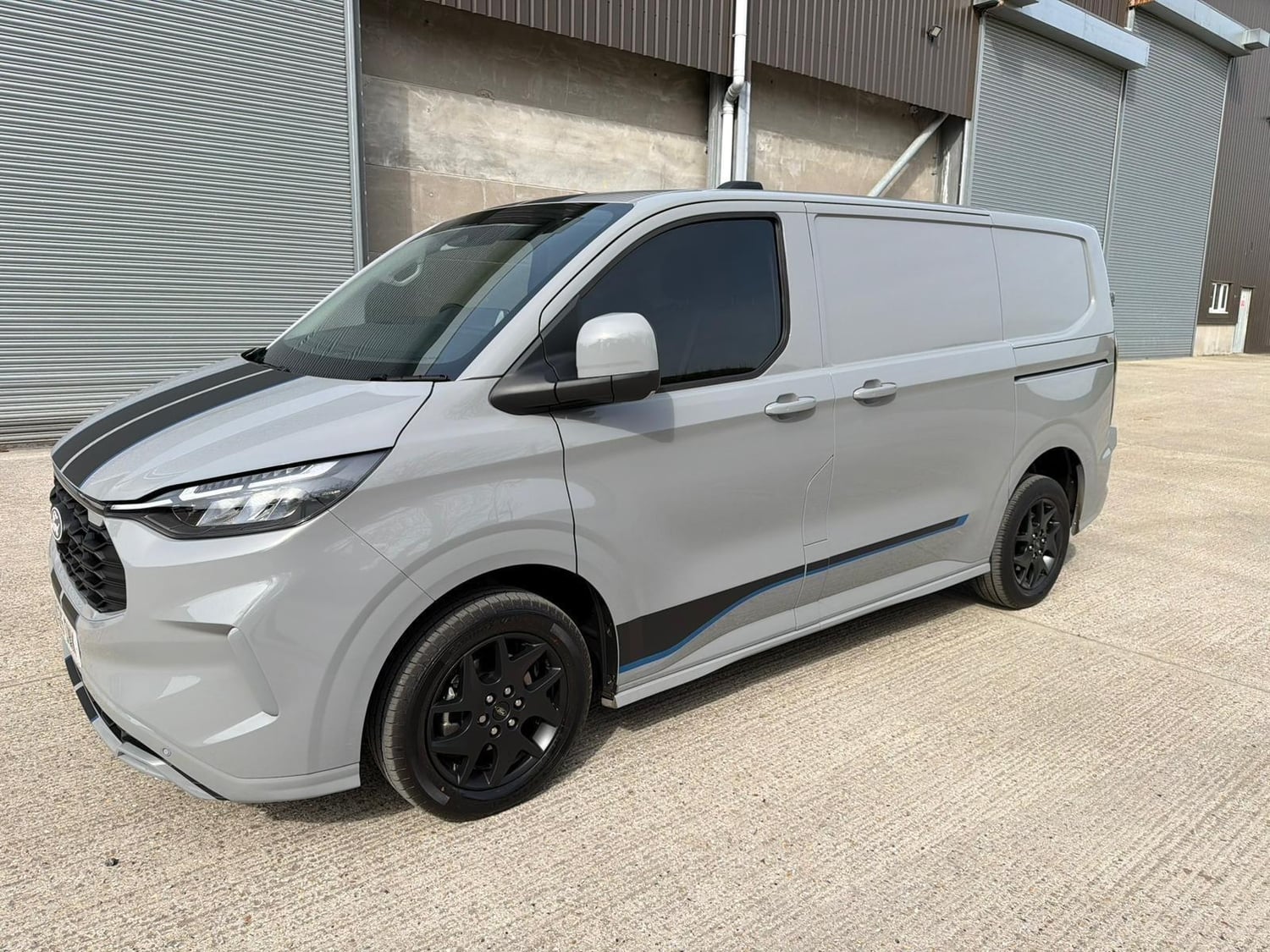 Ford Transit Custom 2025 - Vans & Commercial Vehicles